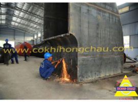 Mài đường hàn và vệ sinh bề mặt trước lúc sơn